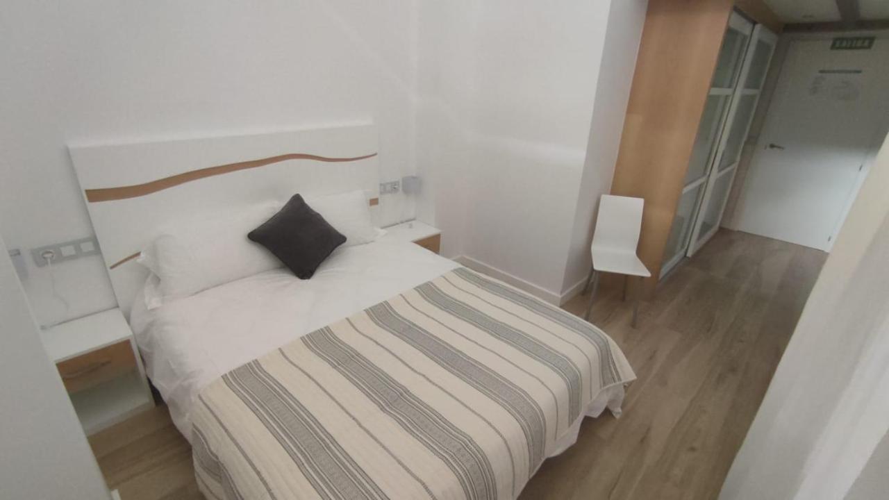Vivienda Turistica Los Robles ตูเดลา ภายนอก รูปภาพ