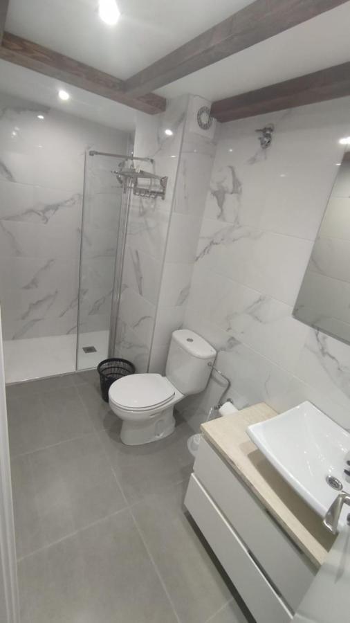 Vivienda Turistica Los Robles ตูเดลา ภายนอก รูปภาพ