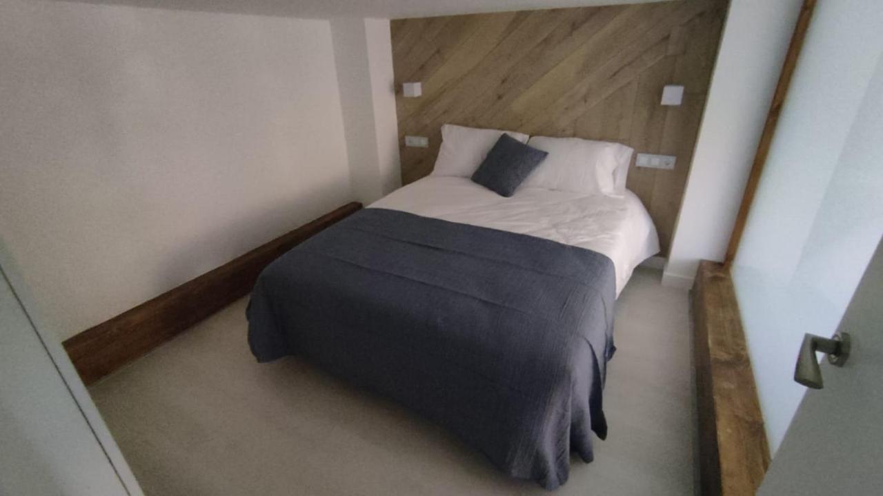 Vivienda Turistica Los Robles ตูเดลา ภายนอก รูปภาพ